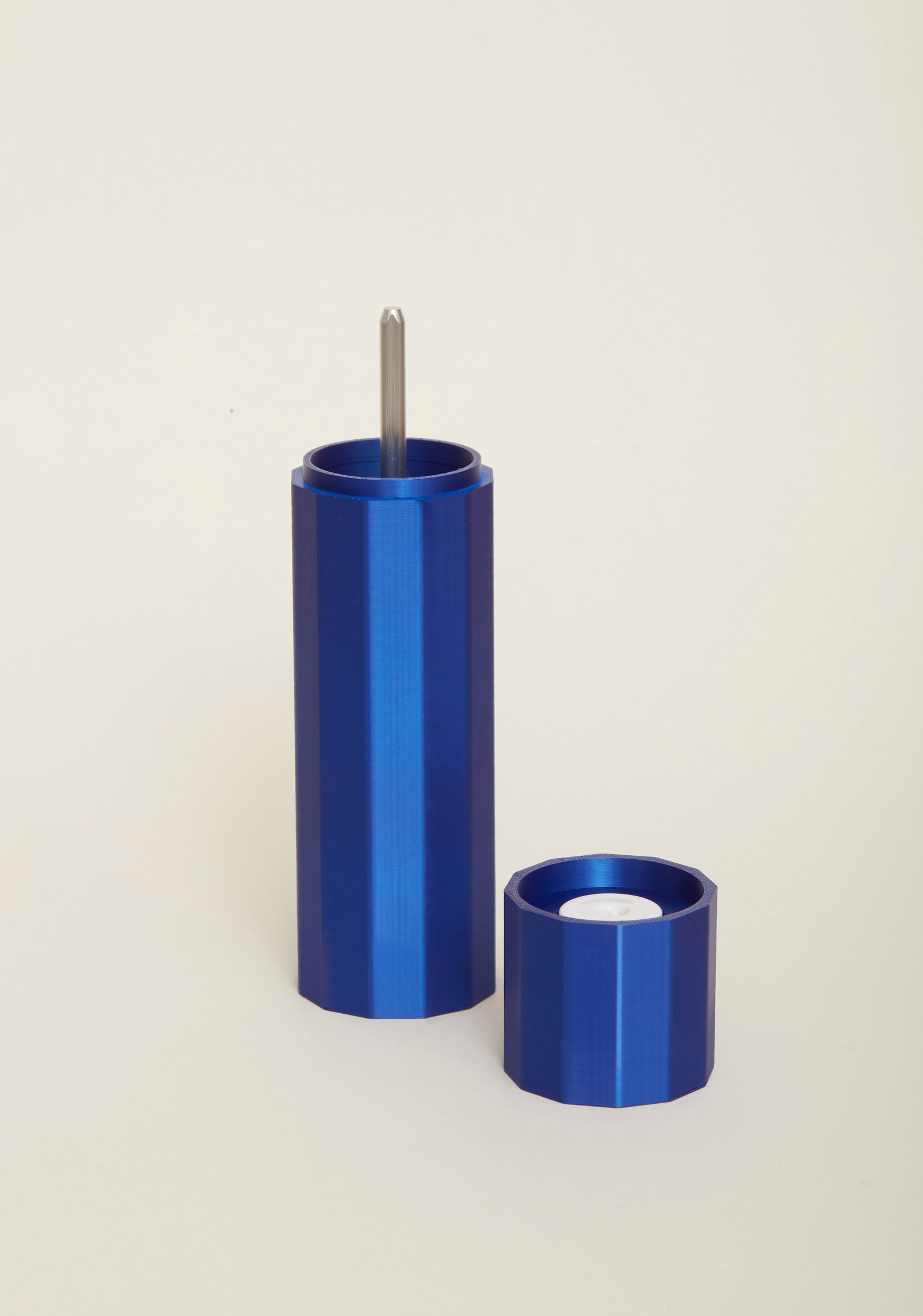 FLOIDE Mühle für Salz, Pfeffer und Gewürze; Modell Poli FLOIDE Salz- und Gewürzmühle