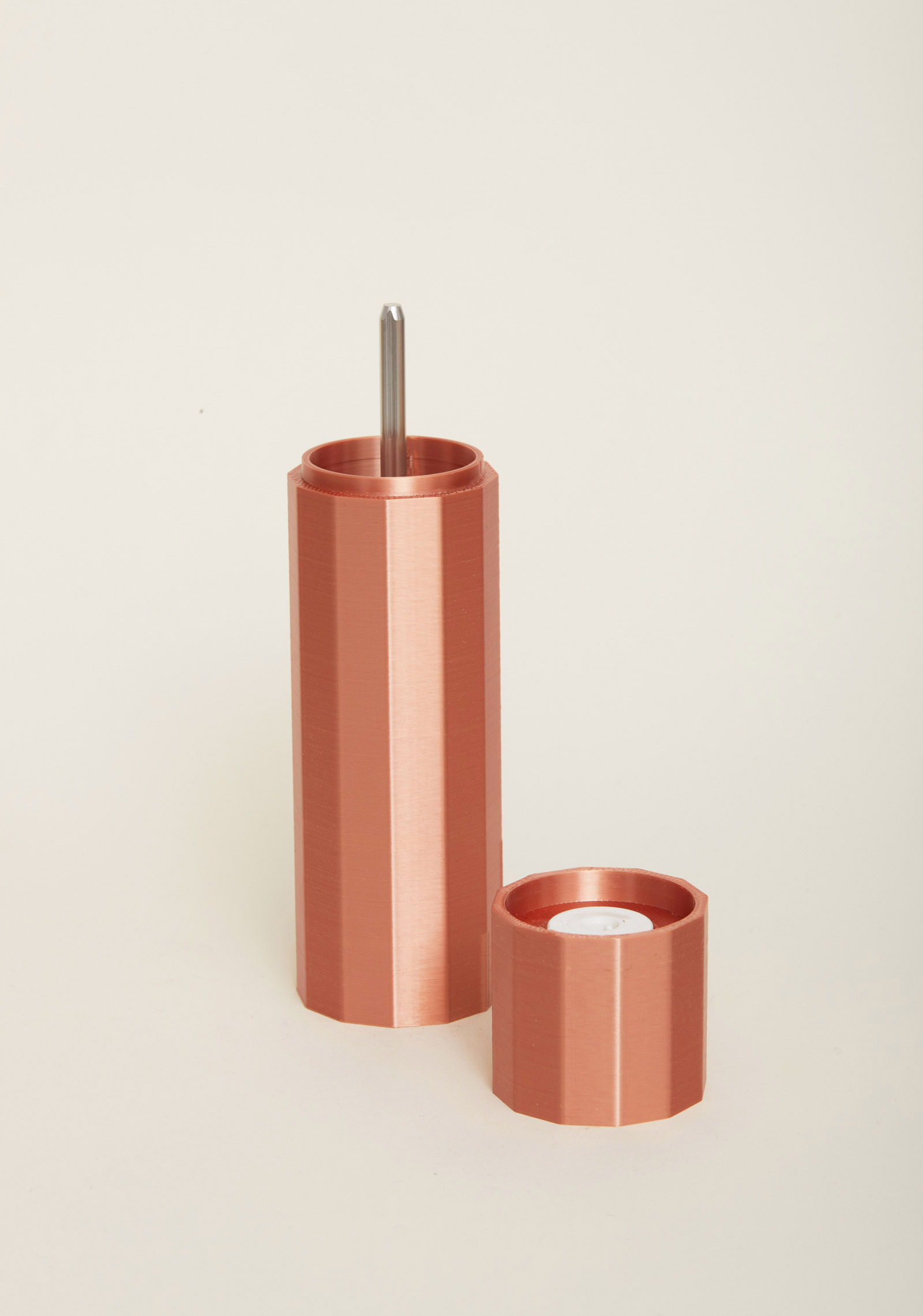 FLOIDE Mühle für Salz, Pfeffer und Gewürze; Modell Poli FLOIDE Salz- und Gewürzmühle