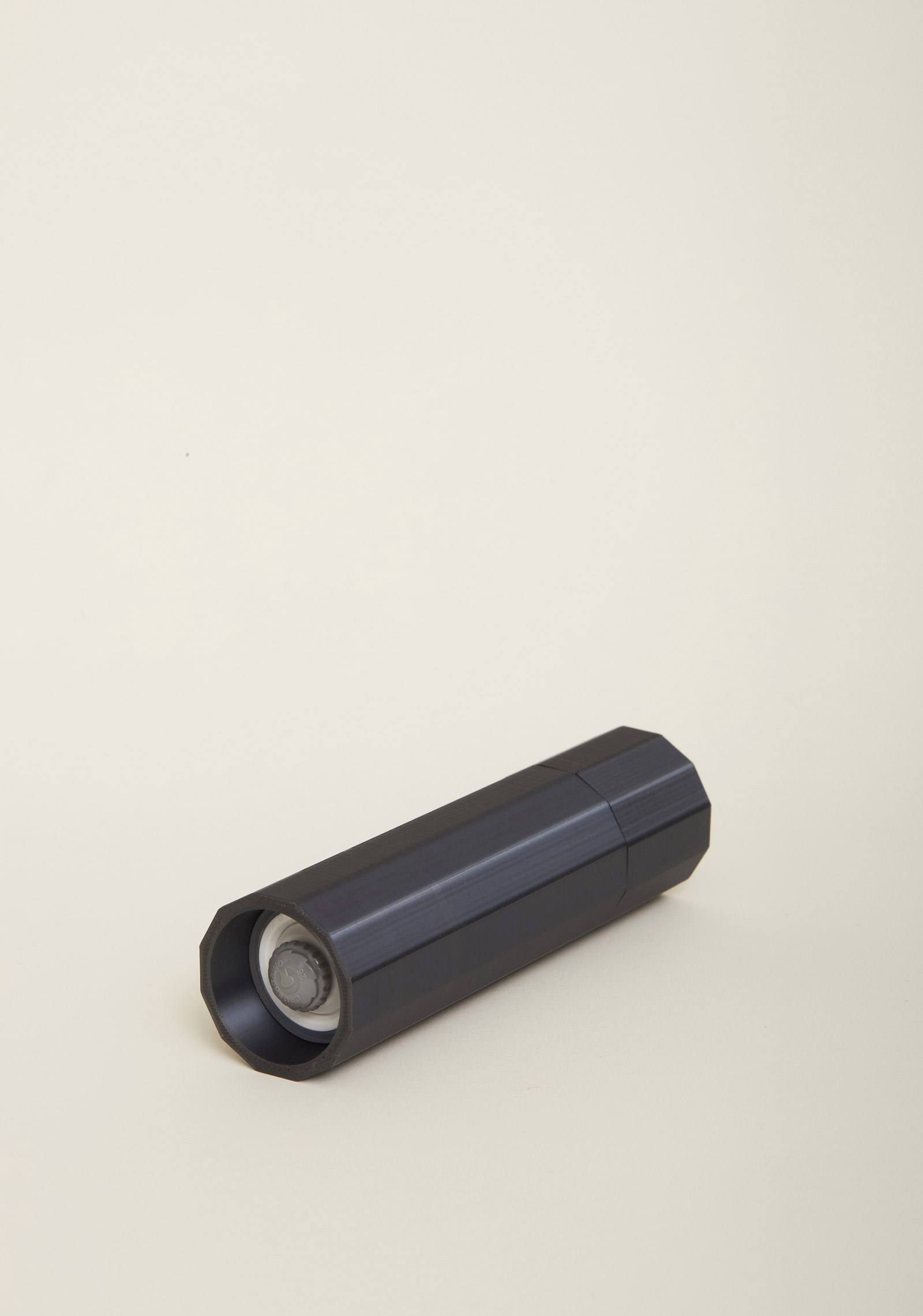 FLOIDE Mühle für Salz, Pfeffer und Gewürze; Modell Poli FLOIDE Salz- und Gewürzmühle