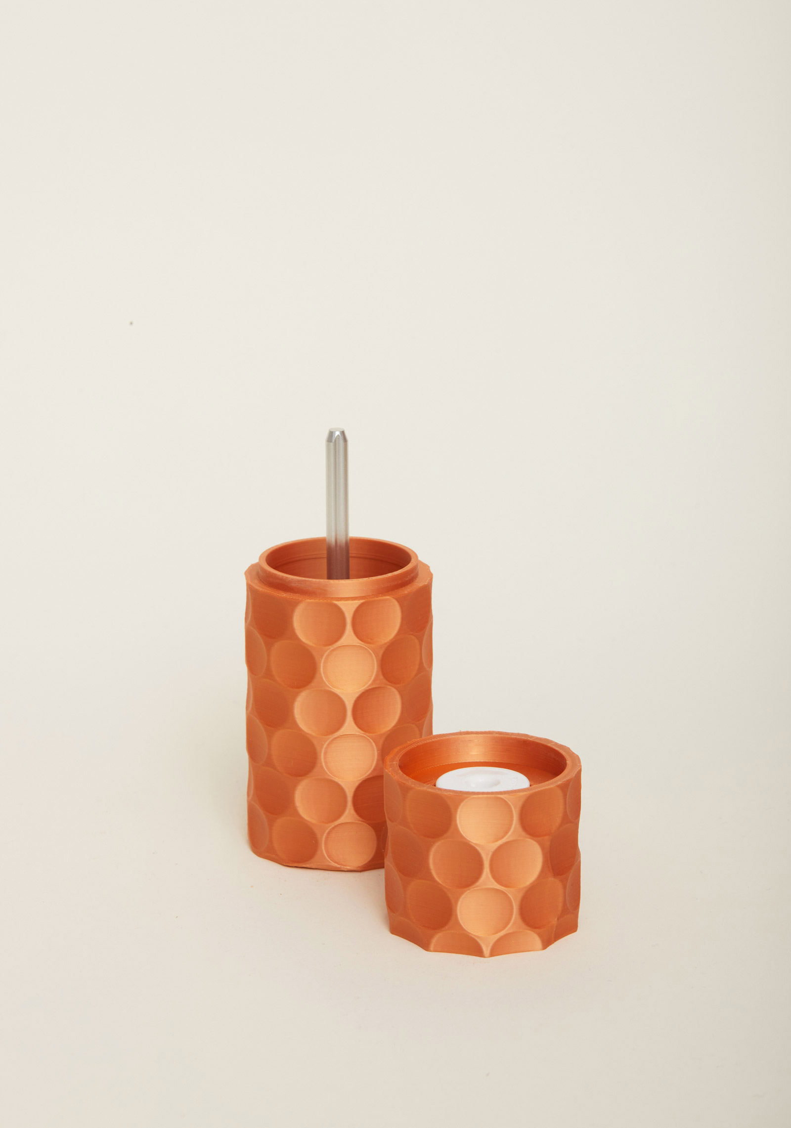 FLOIDE Mühle für Salz, Pfeffer und Gewürze; Modell Sphero FLOIDE Salz- und Gewürzmühle