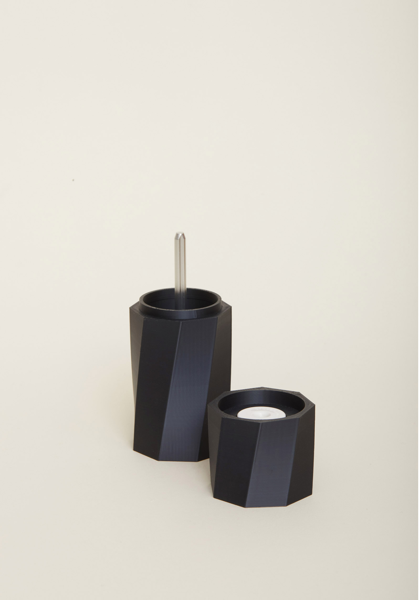 FLOIDE Mühle für Salz, Pfeffer und Gewürze; Modell Twirl8 FLOIDE Salz- und Gewürzmühle